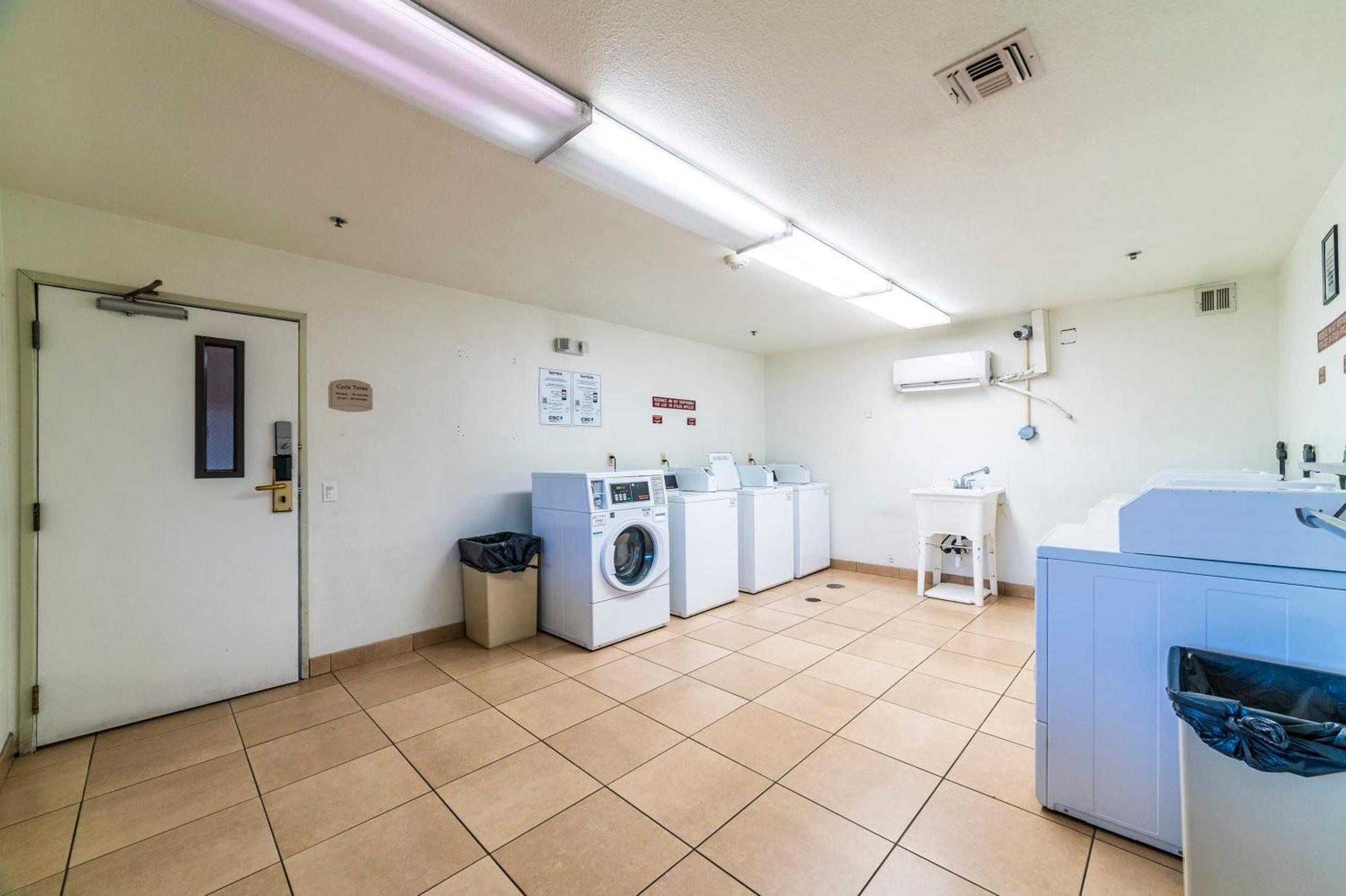 Metro Phx 1Bedroom Apartment ฟีนิกซ์ ภายนอก รูปภาพ